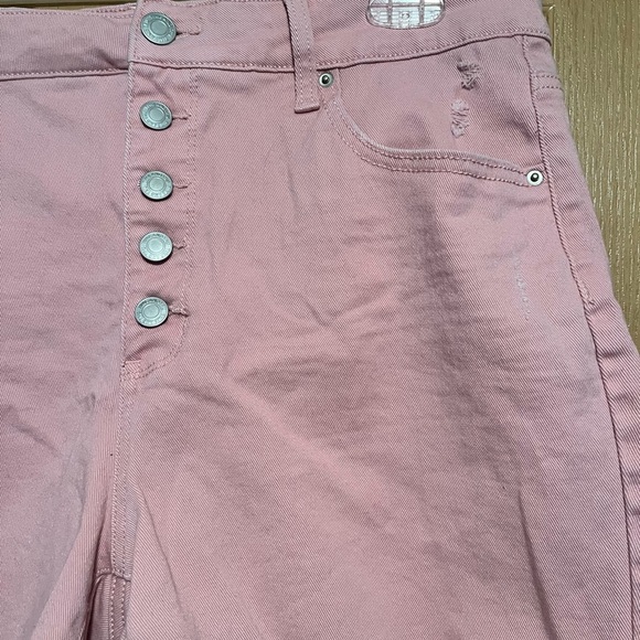 Pink shorts - Picture 3 of 7